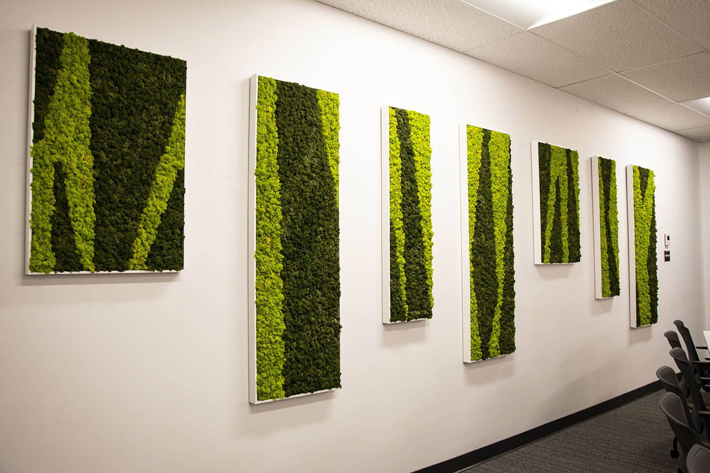 Moss Wall Univar