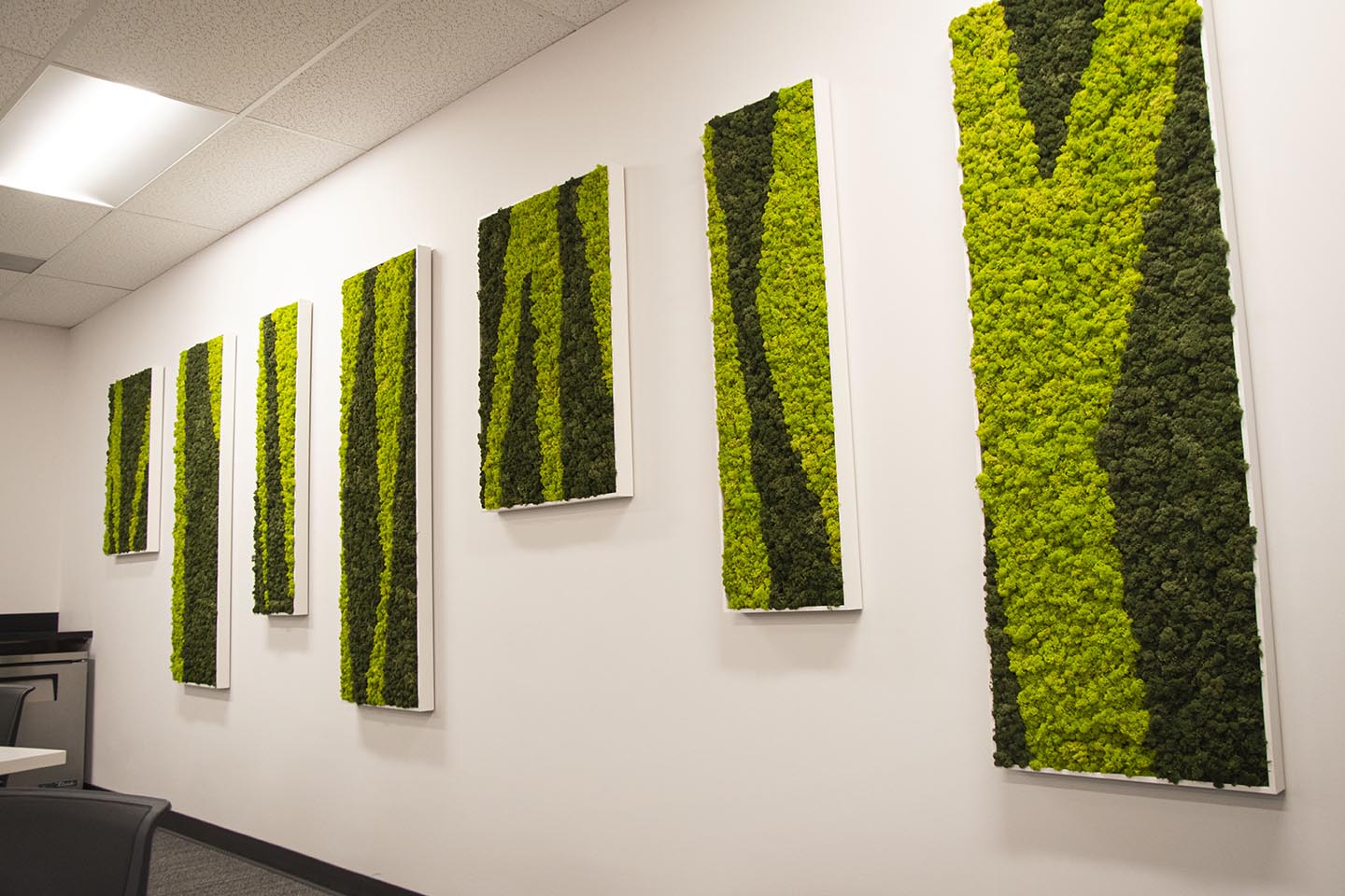 Moss Wall Univar